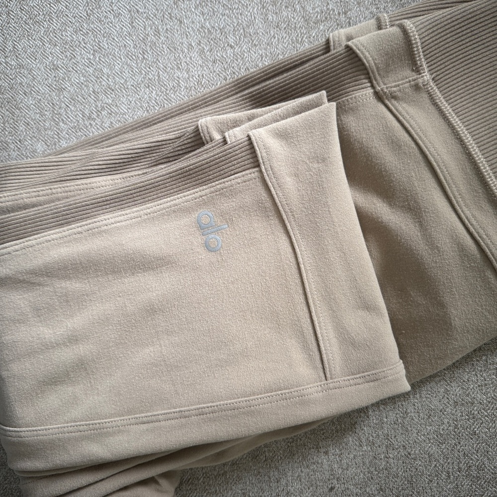 ALO Yoga Khaki/Nude Leggings